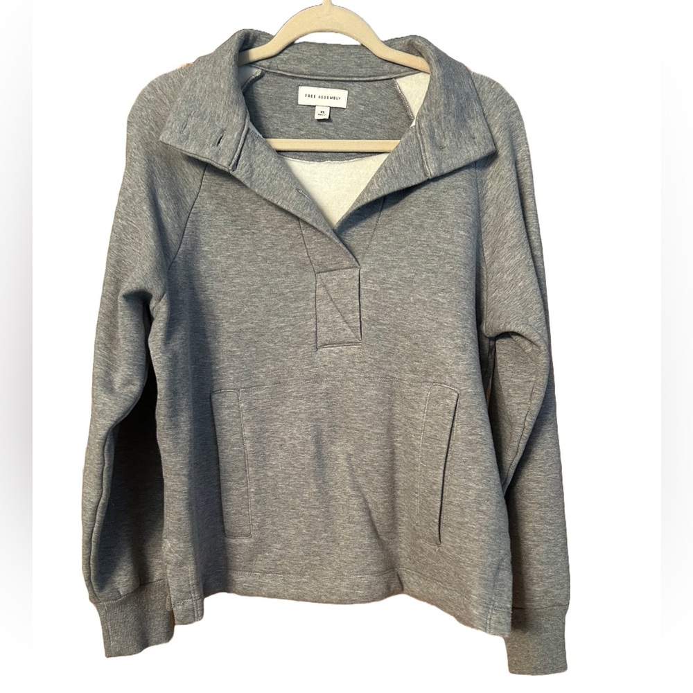Free Assembly Grey Fleece Pullover. NWOT! Size XS.